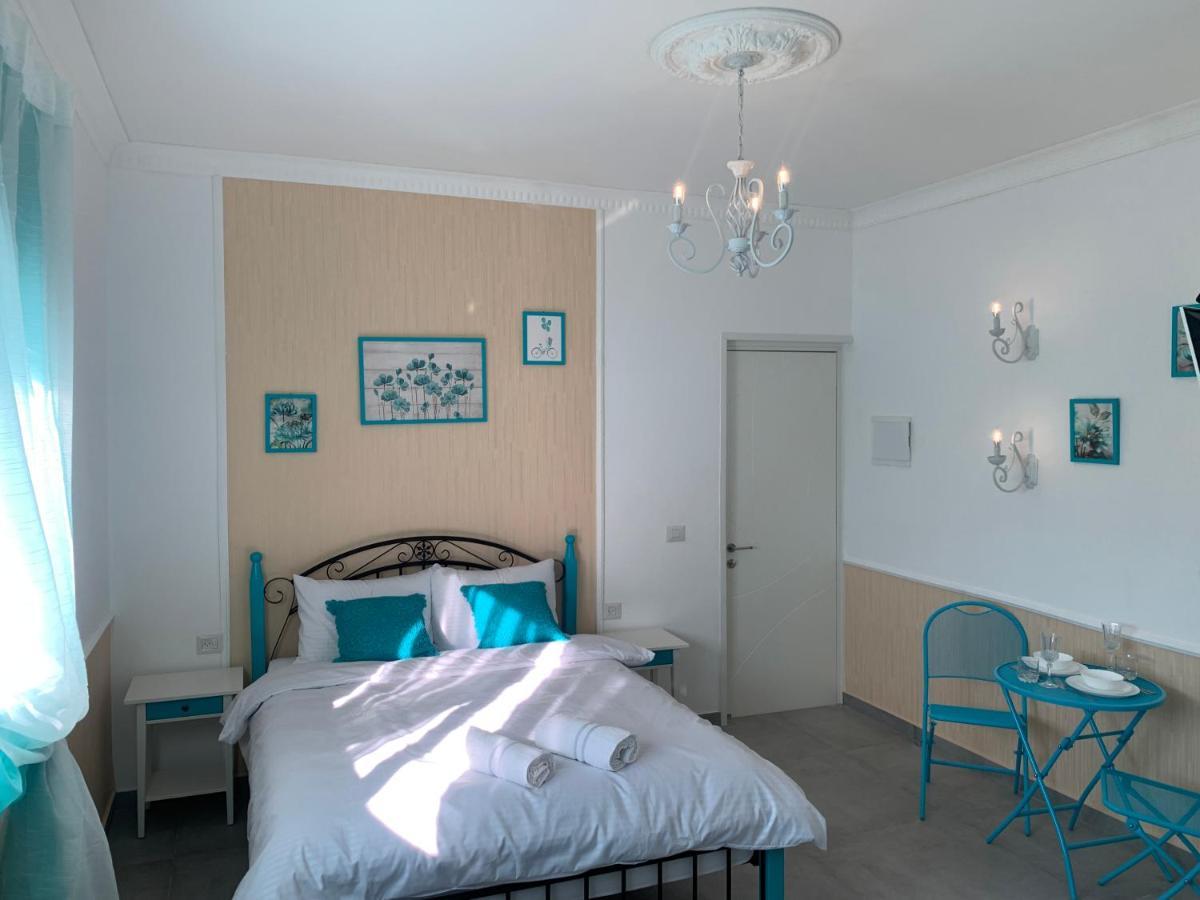 Apartment Via *